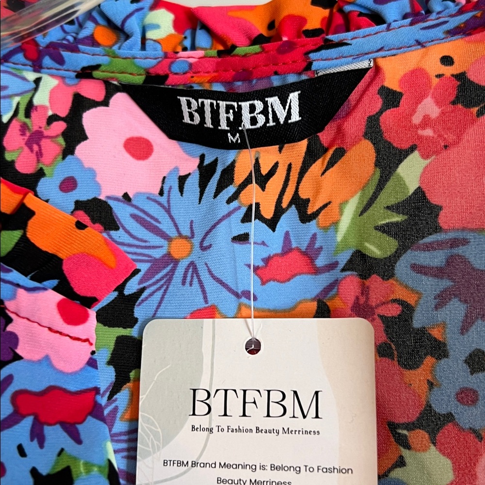 NWT Amazon Vibrant Floral Blouse‎ - M - Picture 4 of 6